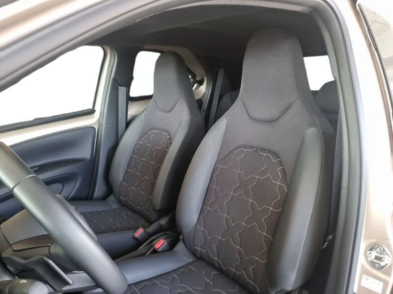 Toyota Aygo X – 1.0 VVT-i 72 CV 5 porte Lounge S-CVT